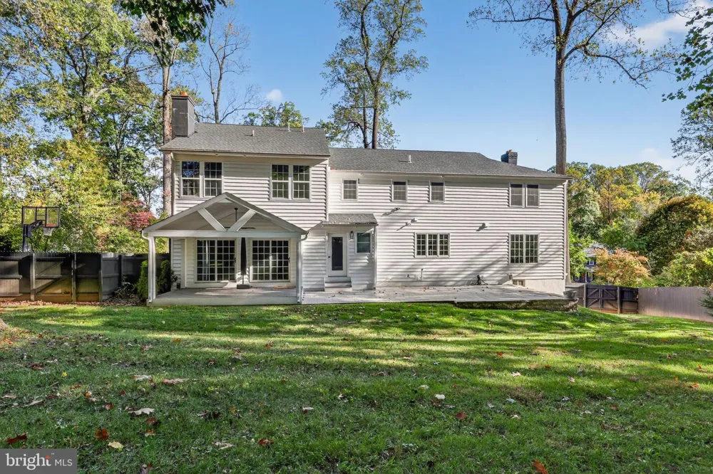 227 AUTUMN DRIVE Exton, PA 19341