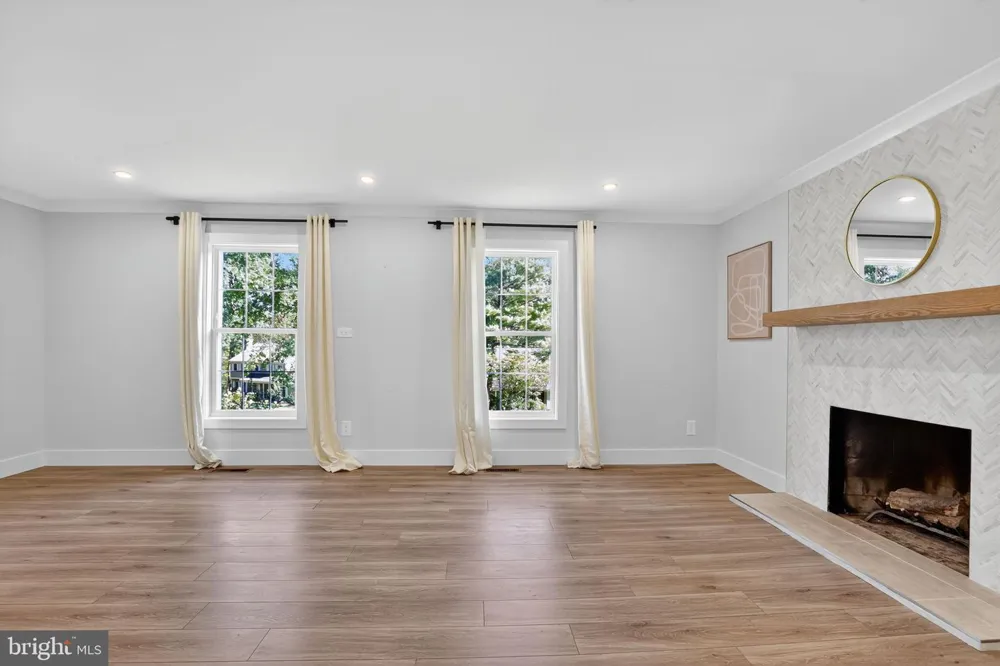 227 AUTUMN DRIVE Exton, PA 19341