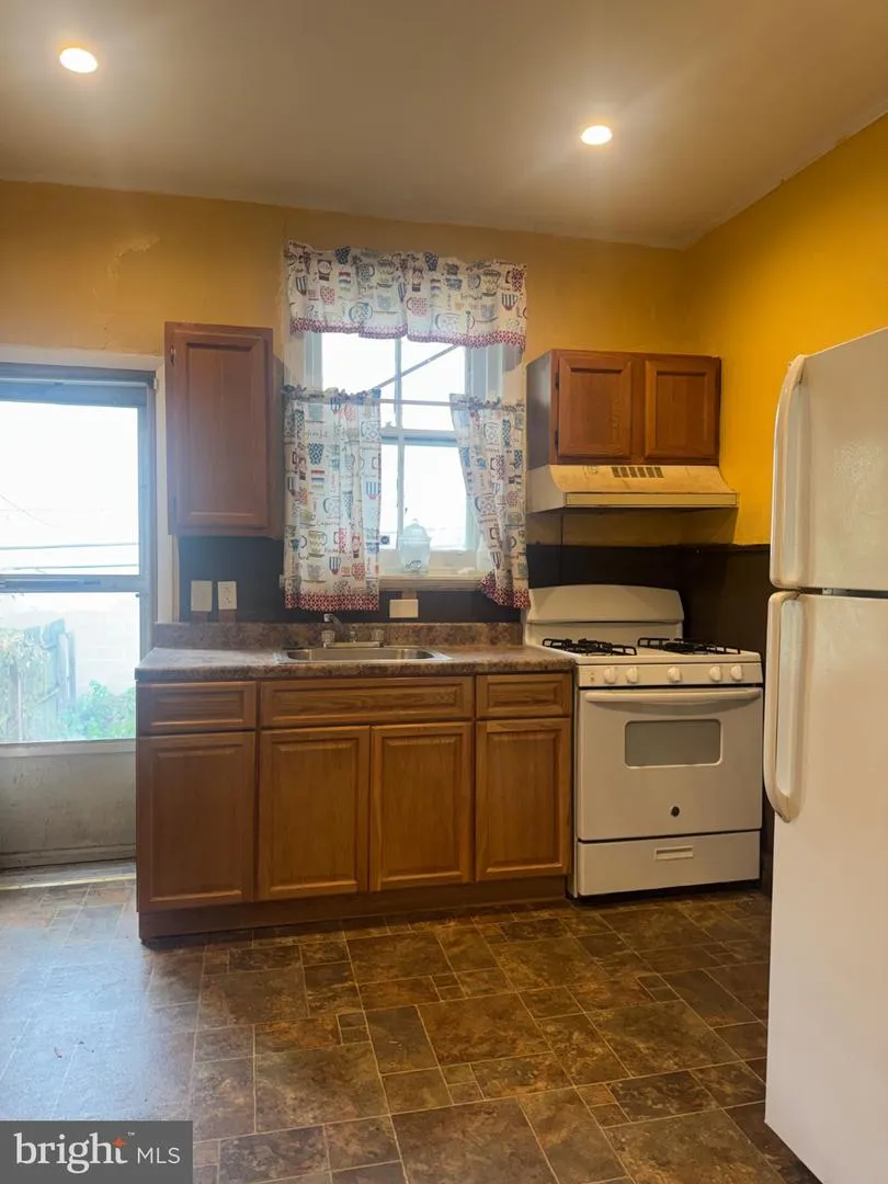 5403 THOMAS AVENUE Philadelphia, PA 19143