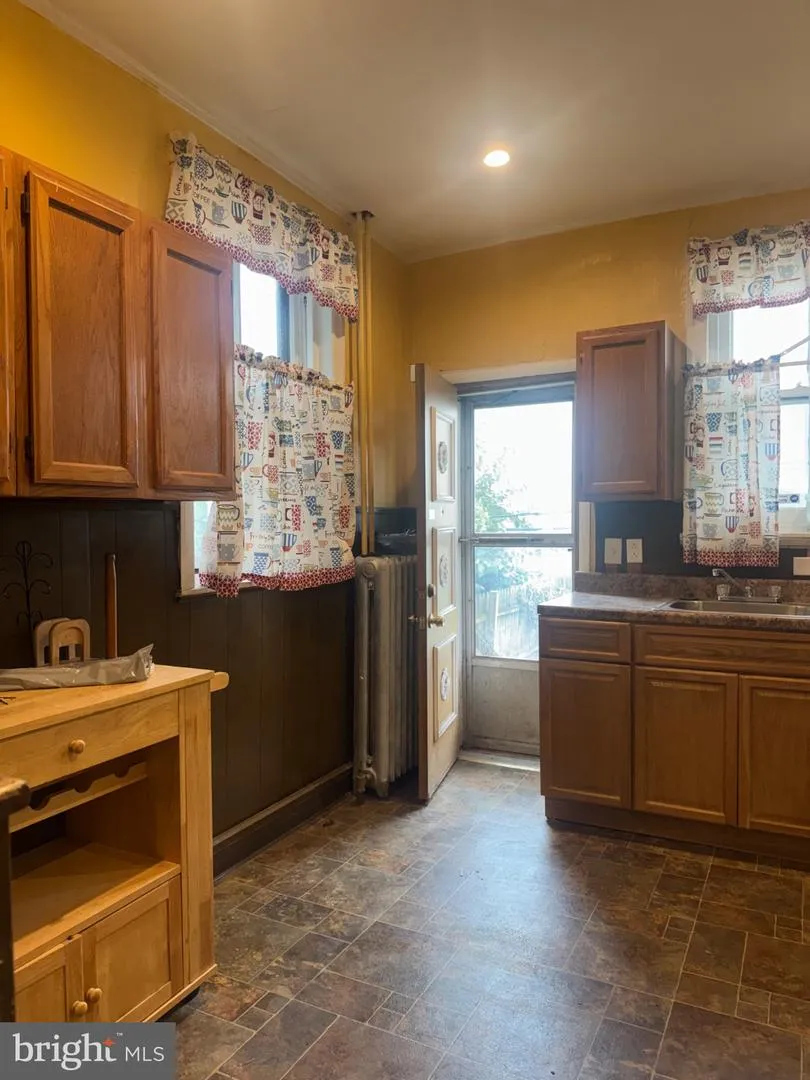 5403 THOMAS AVENUE Philadelphia, PA 19143