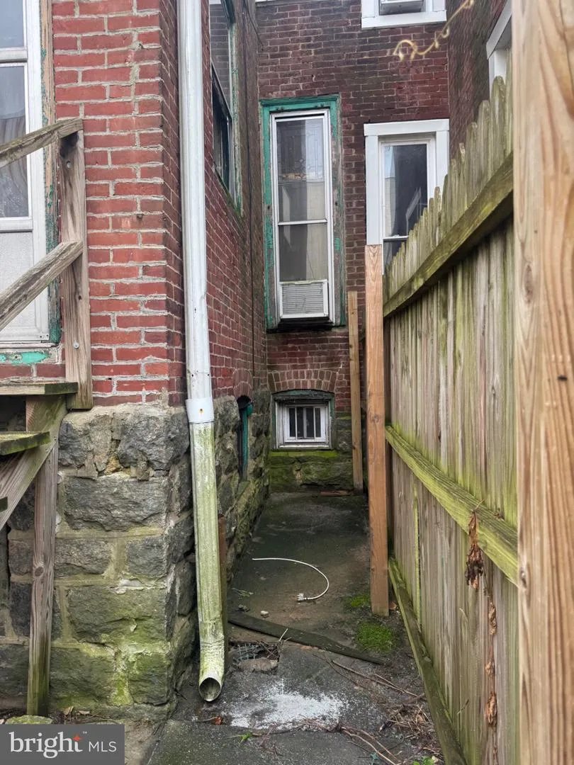 5403 THOMAS AVENUE Philadelphia, PA 19143