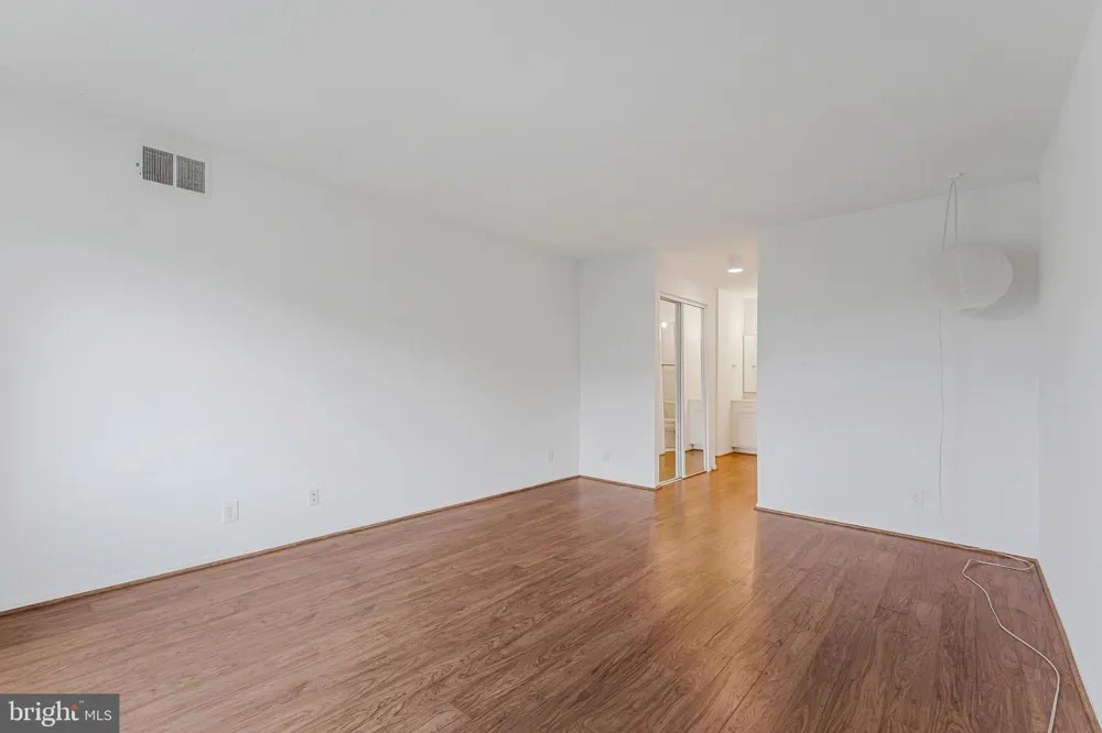 8380 GREENSBORO DRIVE #719 Mclean, VA 22102