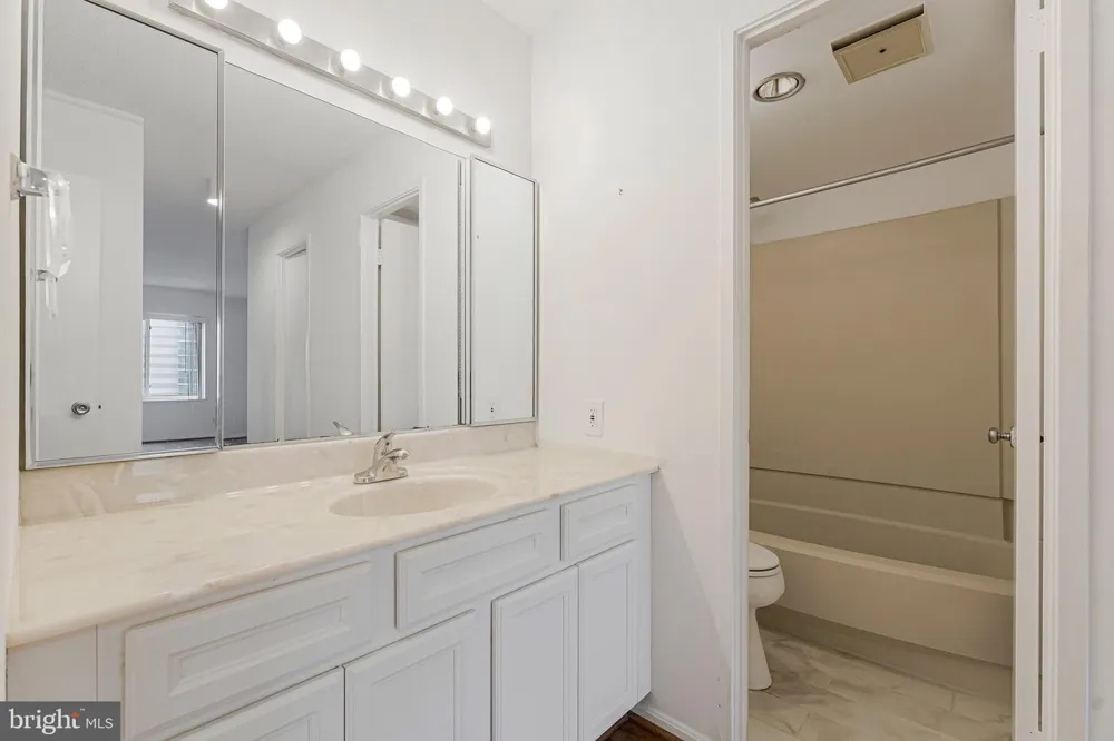 8380 GREENSBORO DRIVE #719 Mclean, VA 22102