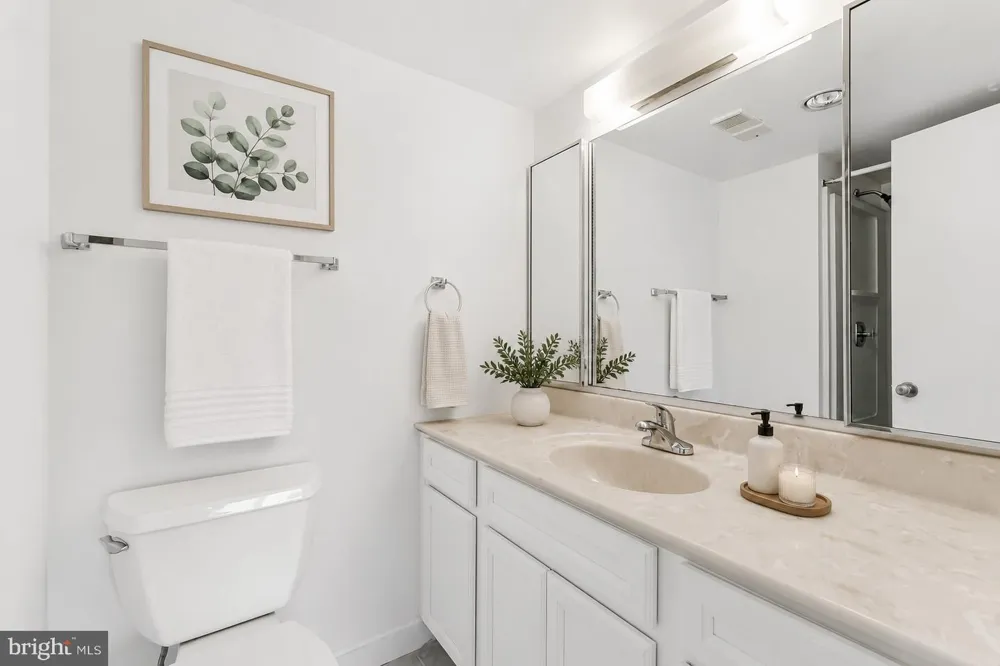 8380 GREENSBORO DRIVE #719 Mclean, VA 22102