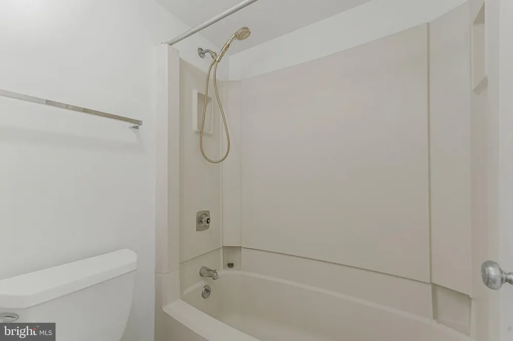 8380 GREENSBORO DRIVE #719 Mclean, VA 22102