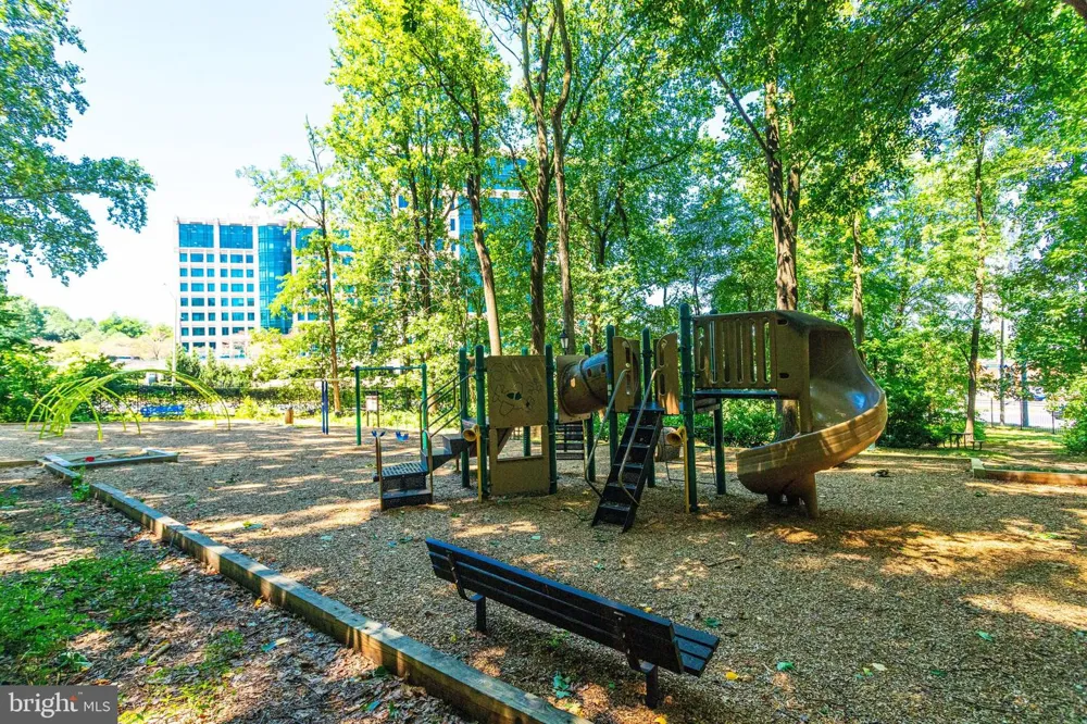 8380 GREENSBORO DRIVE #719 Mclean, VA 22102