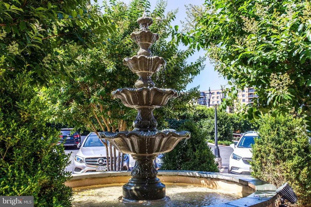 8380 GREENSBORO DRIVE #719 Mclean, VA 22102