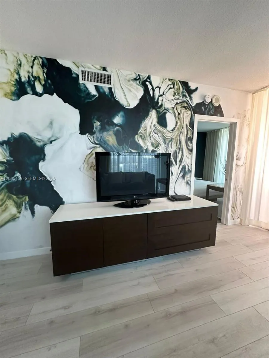 17315 Collins Ave #2006 Sunny Isles Beach, FL 33160