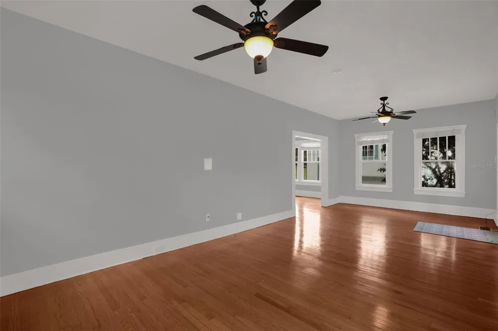 1629 FERRIS AVENUE Orlando, FL 32803