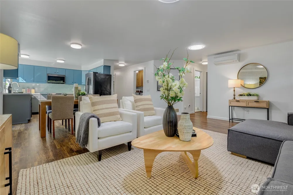 13715 26th Avenue NE Seattle, WA 98125
