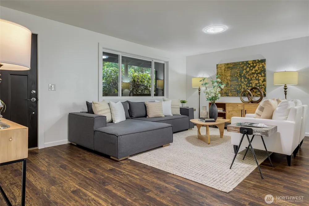 13715 26th Avenue NE Seattle, WA 98125