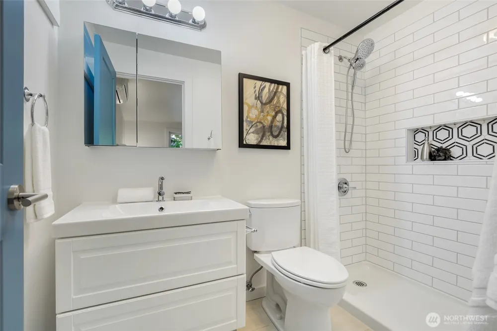 13715 26th Avenue NE Seattle, WA 98125