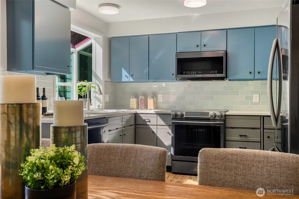 13715 26th Avenue NE Seattle, WA 98125
