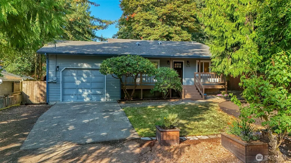 13715 26th Avenue NE Seattle, WA 98125