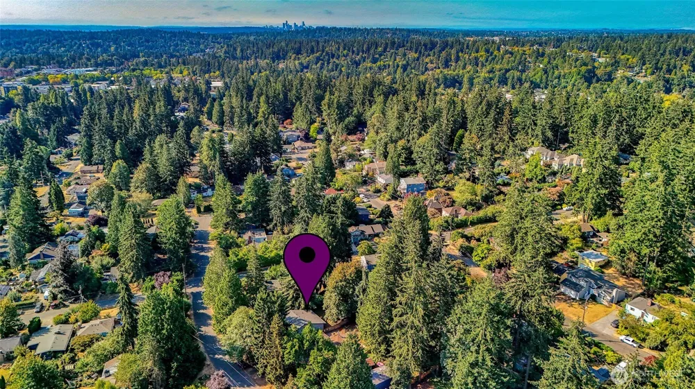 13715 26th Avenue NE Seattle, WA 98125