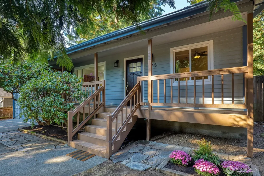 13715 26th Avenue NE Seattle, WA 98125