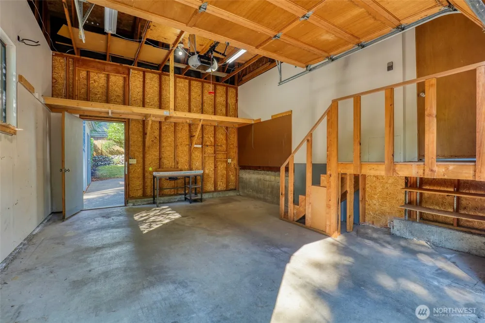 13715 26th Avenue NE Seattle, WA 98125