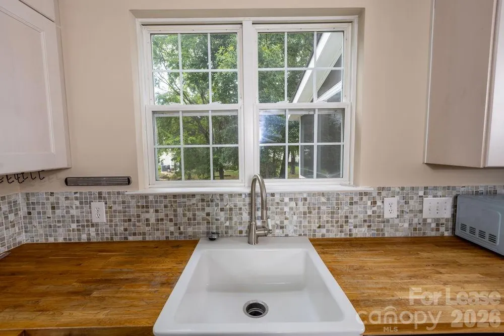 6337 Elderslie Drive Charlotte, NC 28269