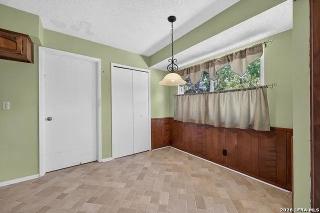 111 LAURAL LN Universal City, TX 78148