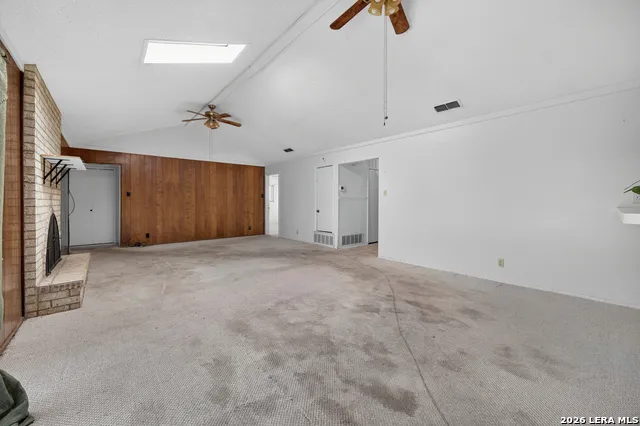 111 LAURAL LN Universal City, TX 78148