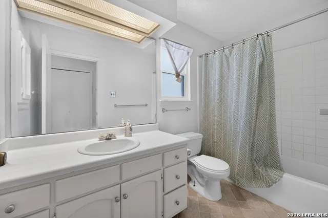 111 LAURAL LN Universal City, TX 78148