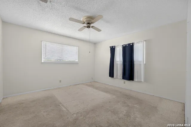 111 LAURAL LN Universal City, TX 78148