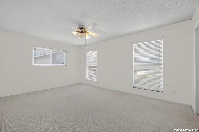 111 LAURAL LN Universal City, TX 78148