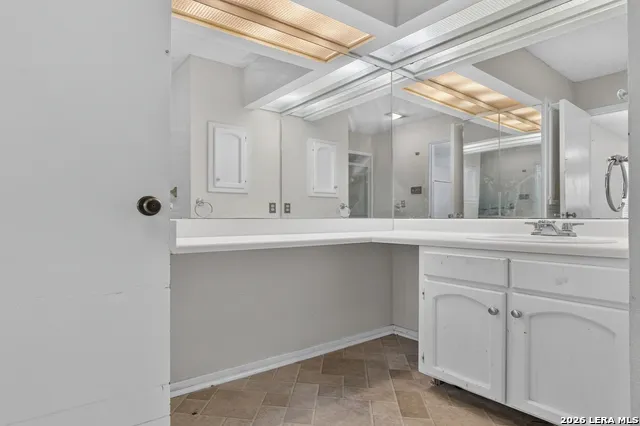 111 LAURAL LN Universal City, TX 78148