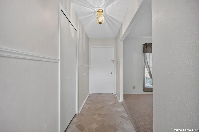 111 LAURAL LN Universal City, TX 78148