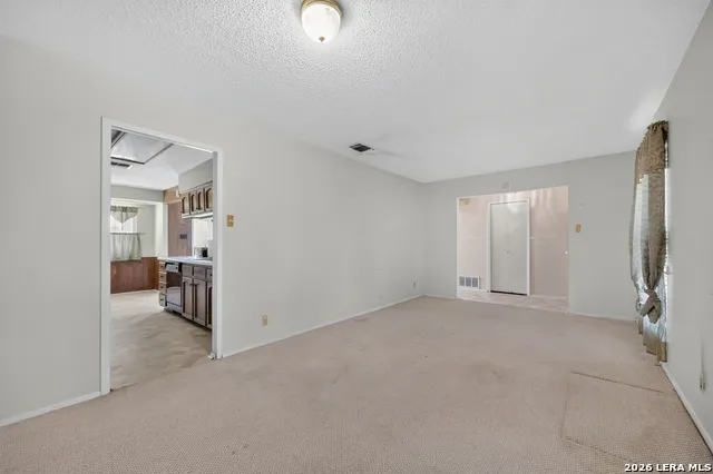 111 LAURAL LN Universal City, TX 78148
