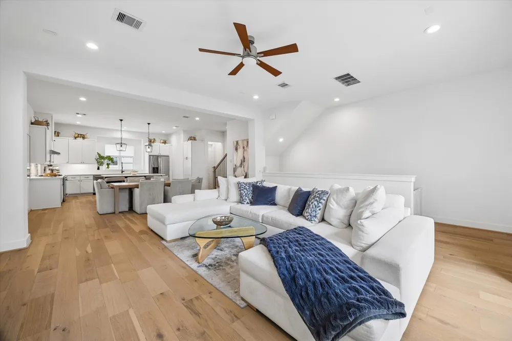 956 Dunleigh Meadows Lane Houston, TX 77055