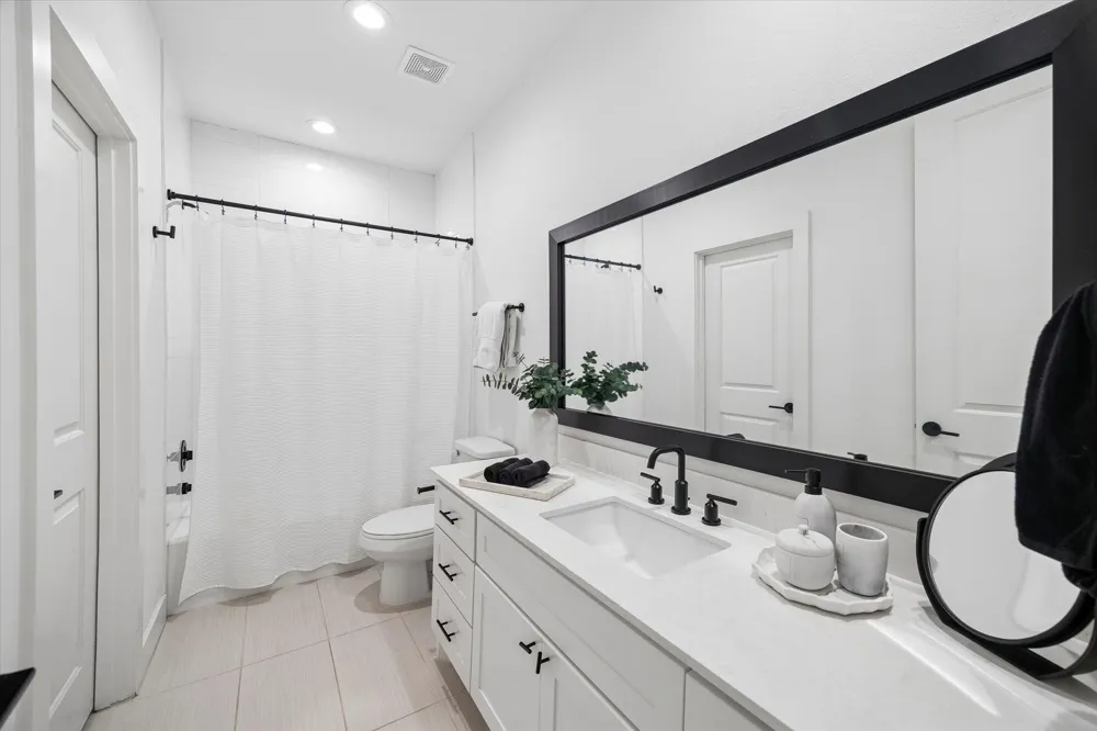956 Dunleigh Meadows Lane Houston, TX 77055