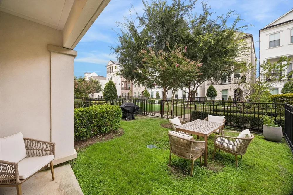 956 Dunleigh Meadows Lane Houston, TX 77055