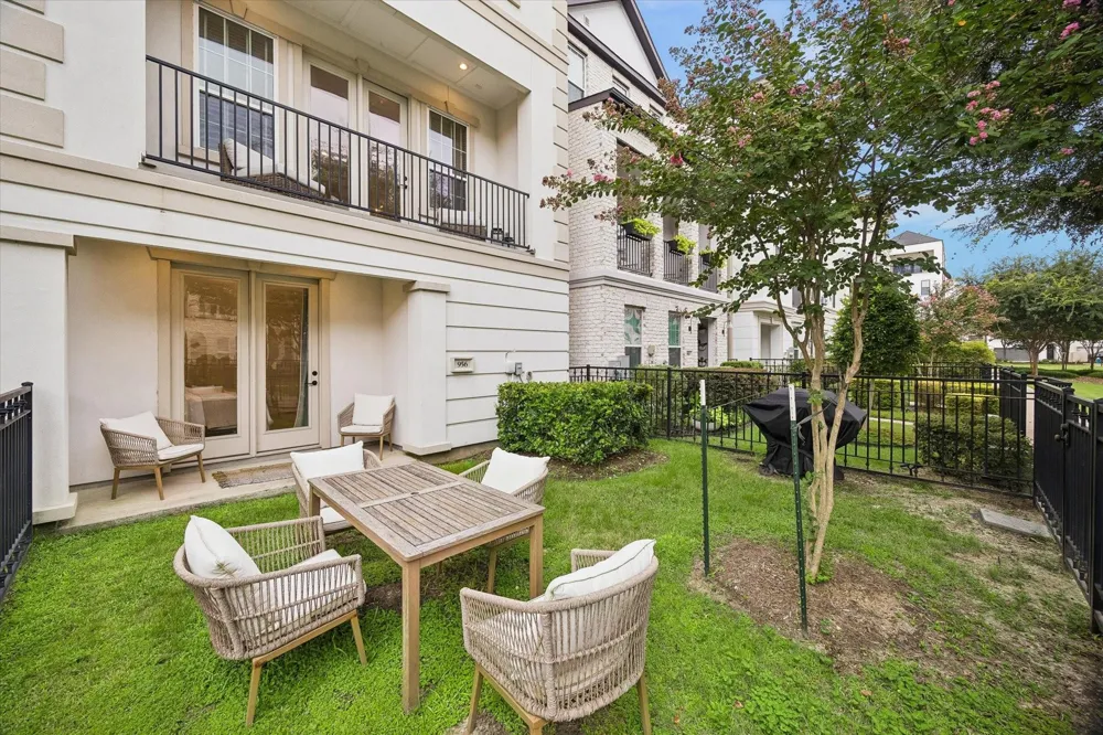 956 Dunleigh Meadows Lane Houston, TX 77055