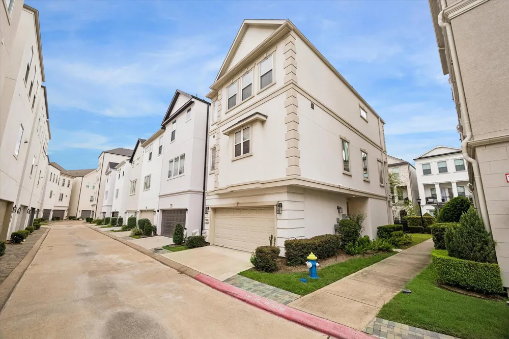 956 Dunleigh Meadows Lane Houston, TX 77055