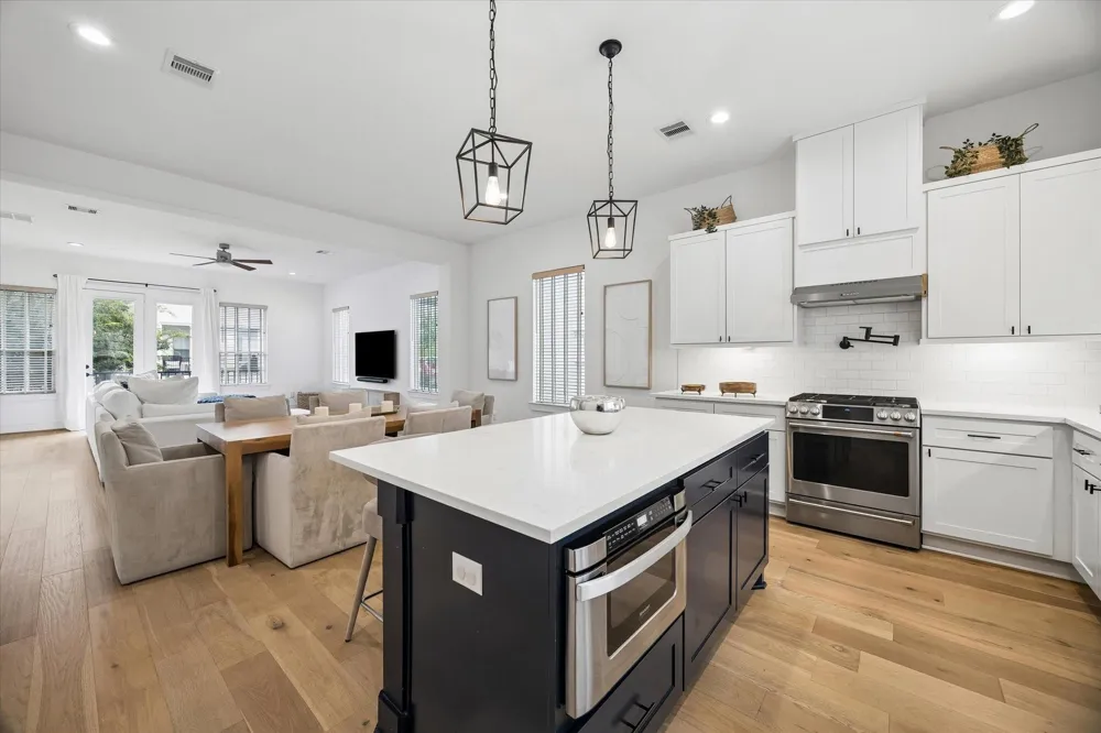 956 Dunleigh Meadows Lane Houston, TX 77055