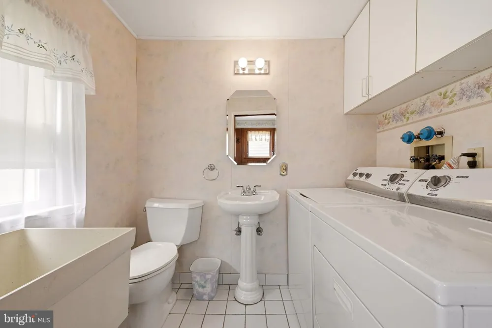 338 E UNION STREET Burlington, NJ 08016