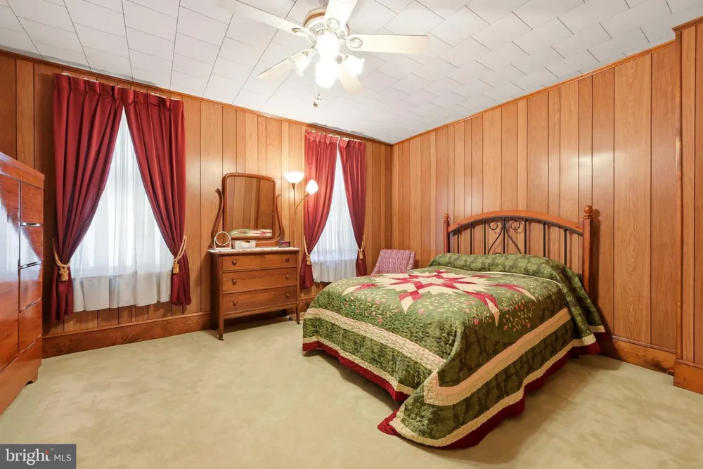 338 E UNION STREET Burlington, NJ 08016
