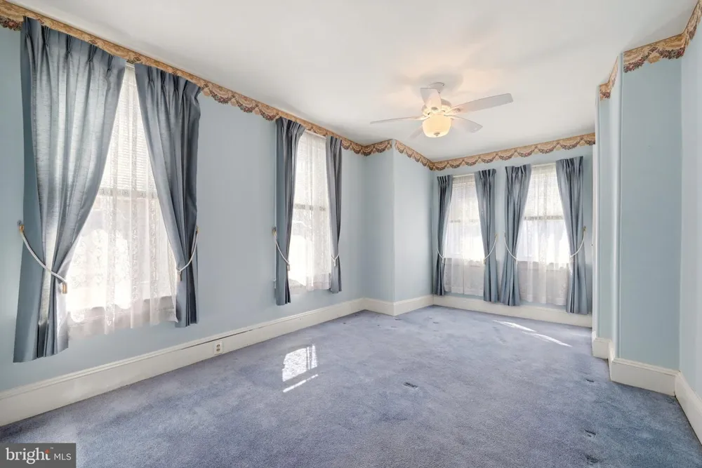 338 E UNION STREET Burlington, NJ 08016