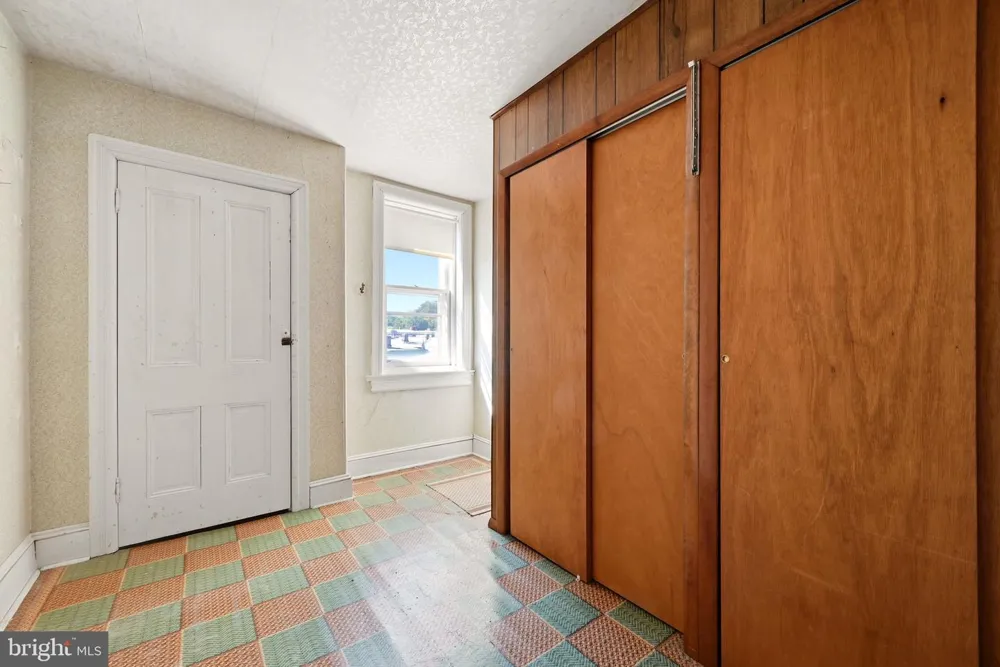 338 E UNION STREET Burlington, NJ 08016