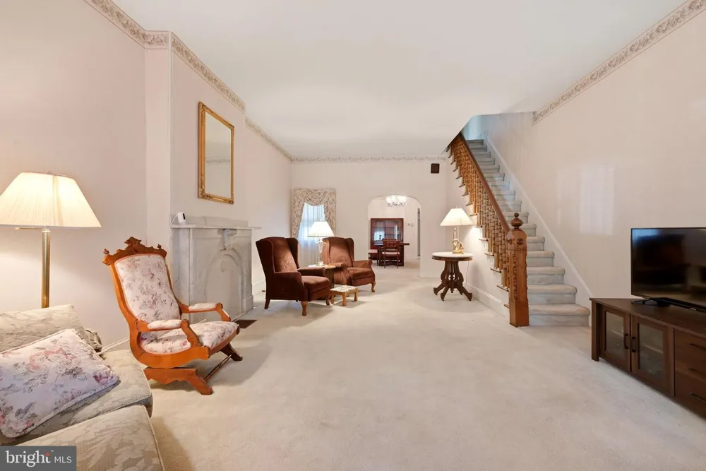 338 E UNION STREET Burlington, NJ 08016