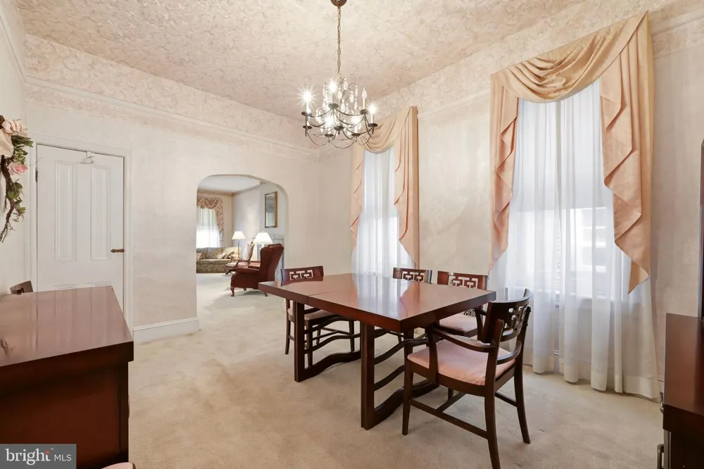 338 E UNION STREET Burlington, NJ 08016
