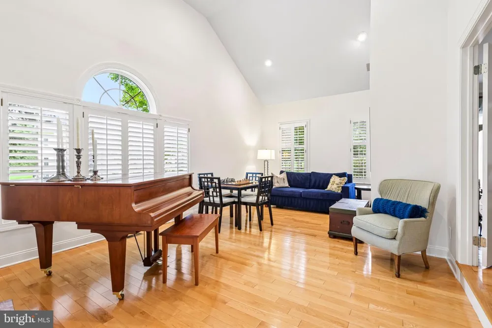 106 CHRISTOPHER DRIVE Princeton, NJ 08540