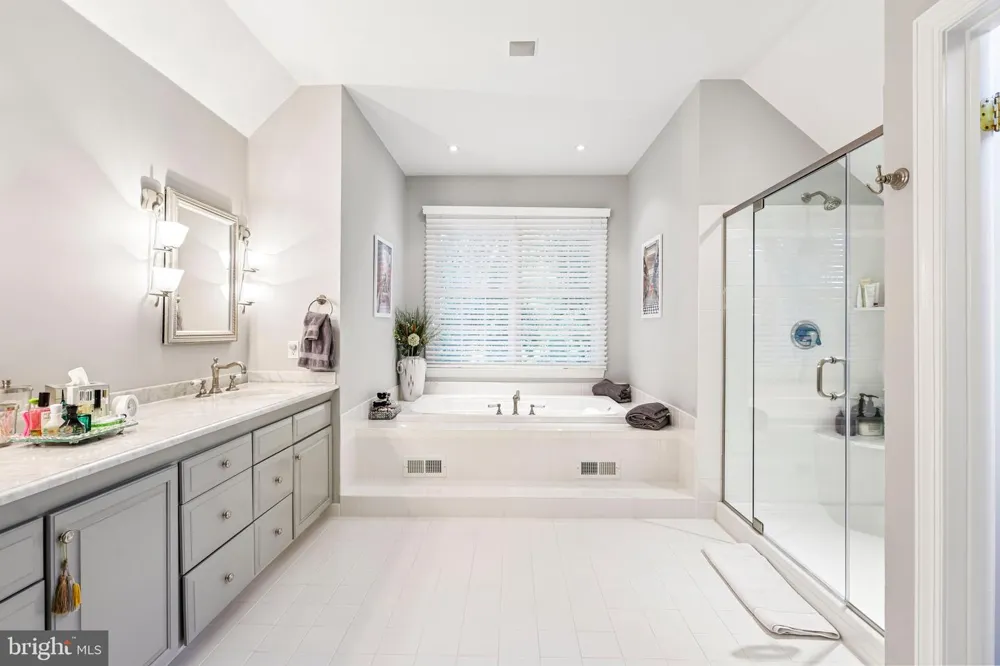 106 CHRISTOPHER DRIVE Princeton, NJ 08540