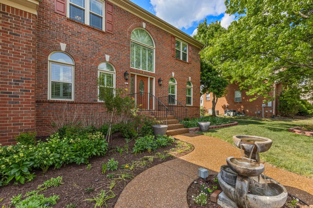 318 Logans Cir Franklin, TN 37067