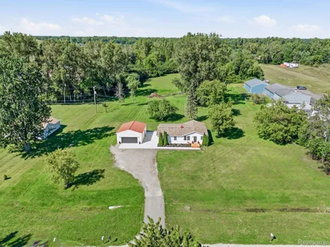 3246 Keewahdin Road