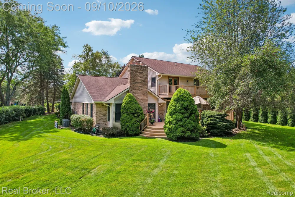 3630 Car Drive Commerce Charter Township, MI 48382