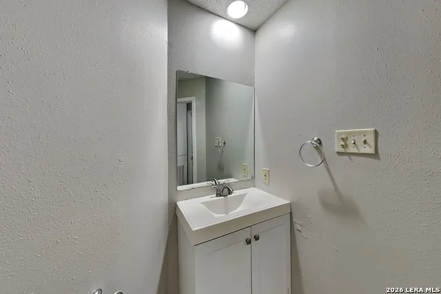 14250 CLOVER HL San Antonio, TX 78217