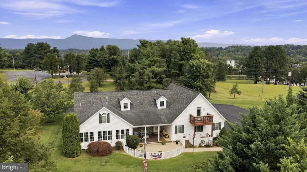 150 COLLINS AVENUE Luray, VA 22835