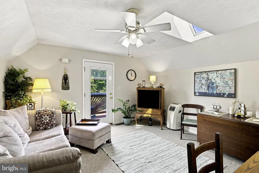 150 COLLINS AVENUE Luray, VA 22835